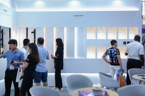 智能生活新體驗 盈趣智能管家攜明星產(chǎn)品驚艷亮相寧波國際照明展